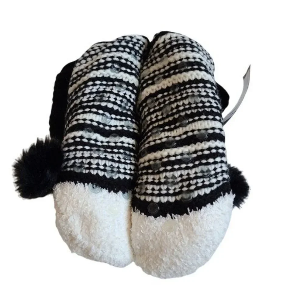Mix on 6 Kids slippers One‎ size Panda Pom Pom